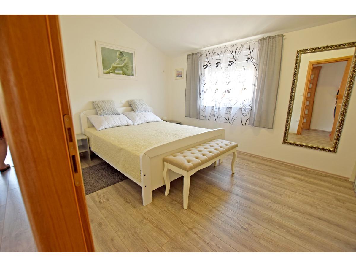 Apartman Branka Starigrad Paklenica Exterior foto